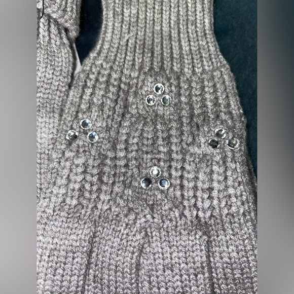 NWT. Zara Kids Gray Knit Gloves. Size 6-9 years. - Picture 5 of 8
